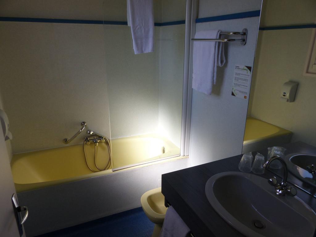 Hostellerie du Parc Labarthe-Inard Esterno foto