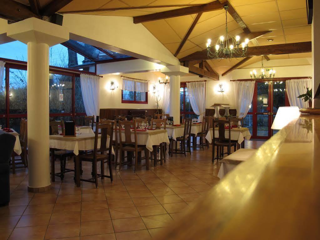 Hostellerie du Parc Labarthe-Inard Esterno foto